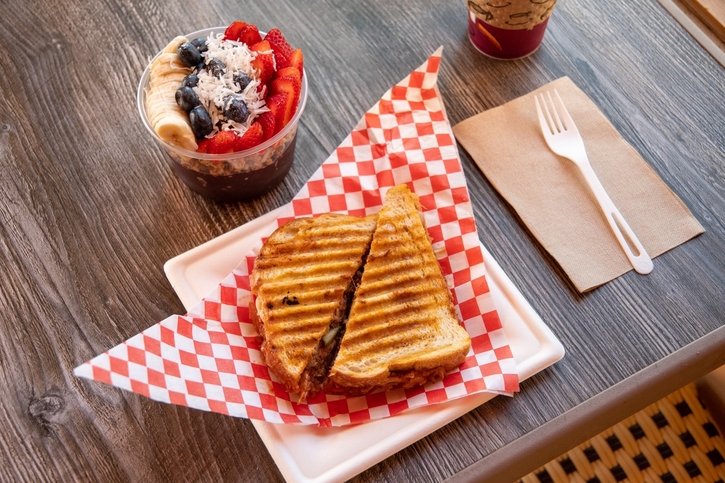 Lover's Point Beach Cafe