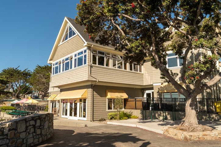 Lover's Point Beach Cafe